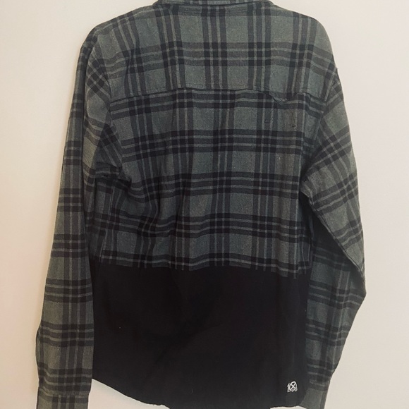 10 deep two tone button down. - Picture 2 of 3